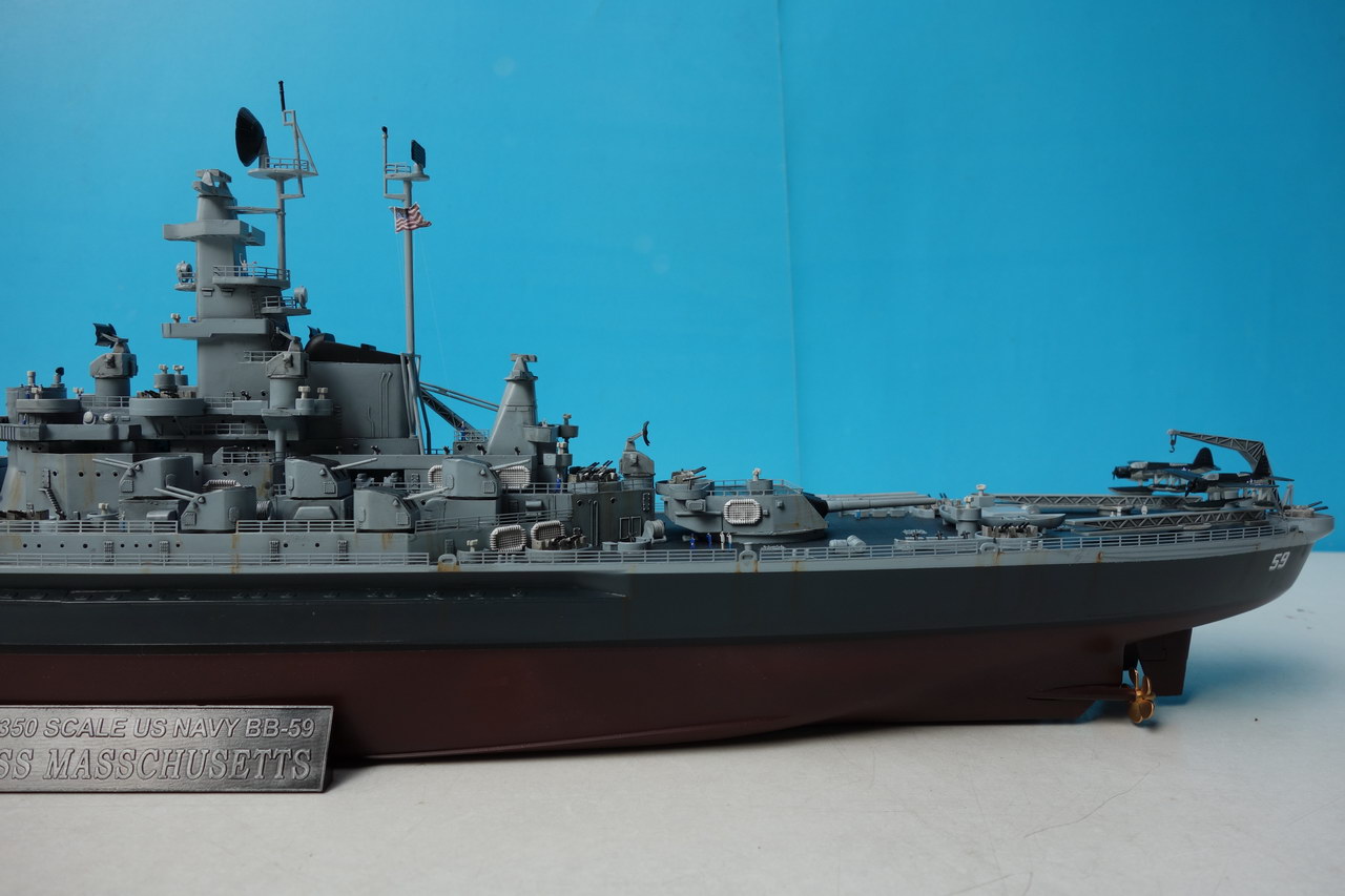 Modellino Nave da Guerra USS Massachusetts BB-59 Scala 1 350
